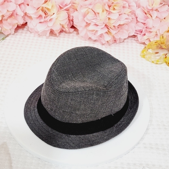 FEDORA 1989 Place Size 2-4yr - Picture 2 of 9